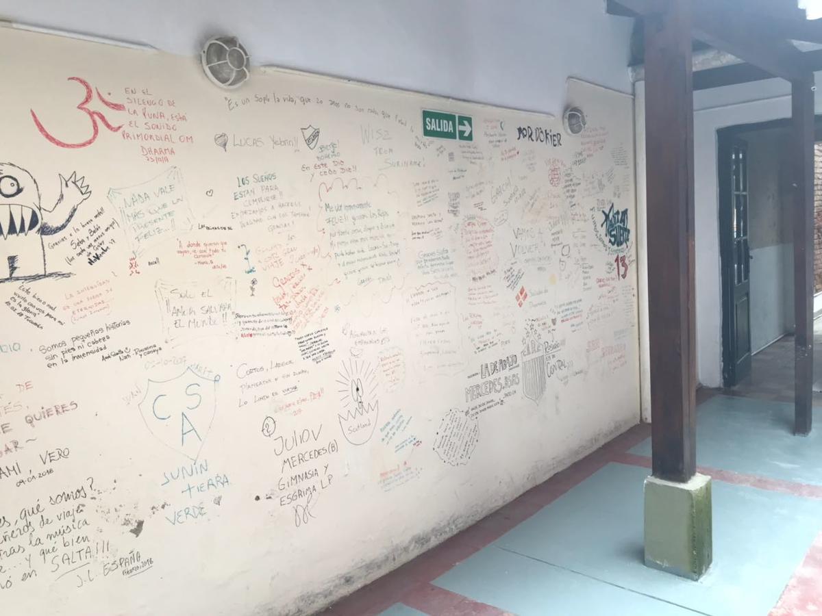 Las Rejas Hostel Сальта Экстерьер фото