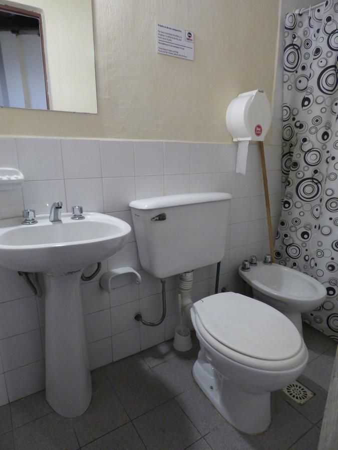 Las Rejas Hostel Сальта Экстерьер фото